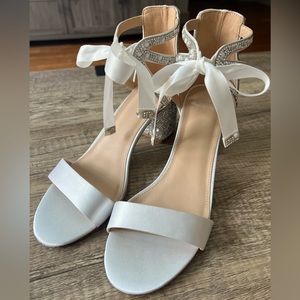 NEW Kate Whitcomb Lola Ivory Block Heels